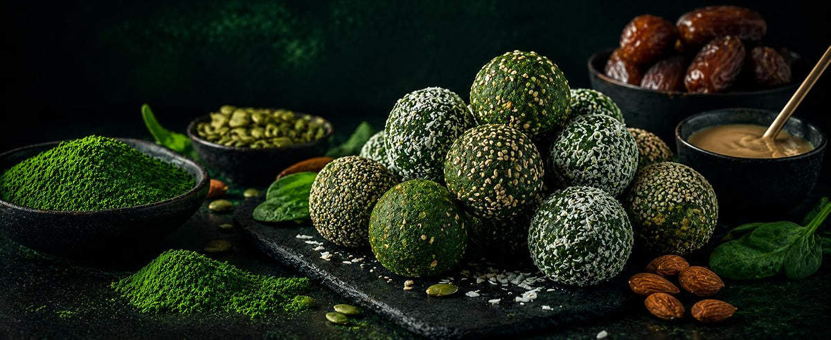 Energy balls verdes de espirulina, avena y tahini sin horno