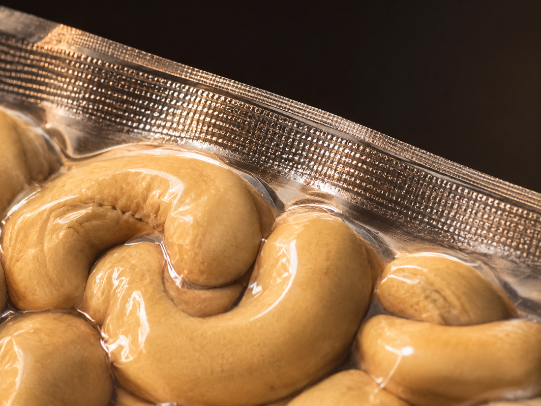 Jumbo Premium Raw Cashews - Vacuum Packed