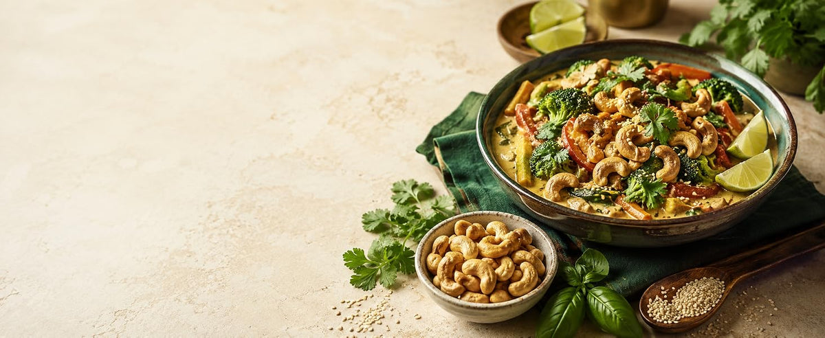 Curry y salteado asiático con anacardos tostados, verduras y salsa cremosa